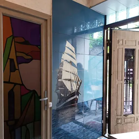 номер у моря, бассейн, сад, мангал Guest house