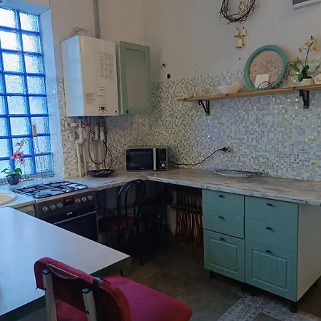 Guest house номер у моря, бассейн, сад, мангал 3*